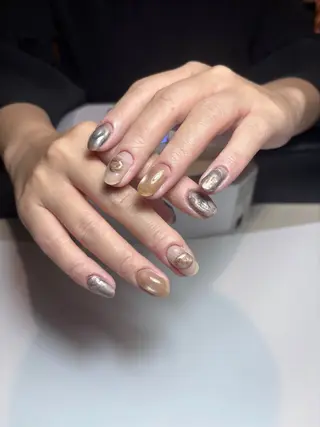 ミディアム 宮田 結晶のネイルデザイン
