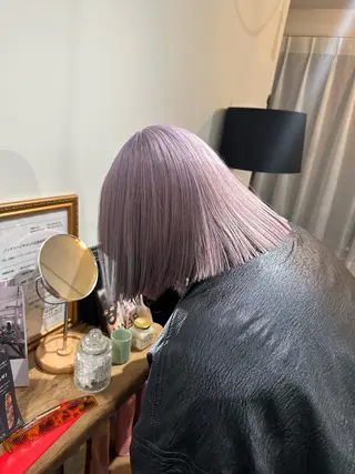 ショート カラー 梅田ハイトーン チダ ヒナノのヘアスタイル