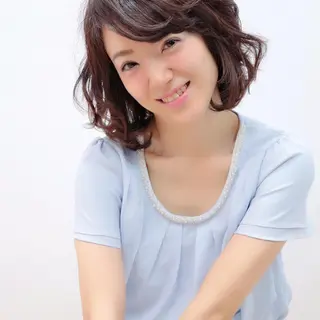 ミディアム 小林 伊織のヘアスタイル