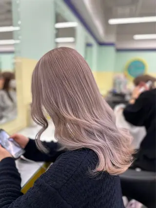 ロング カラー ハイトーンカラー 🦄レイヤーカットのヘアスタイル