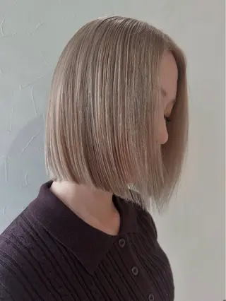 ショート カラー ハイトーンカラー／ Akari ₊˚✧のヘアスタイル