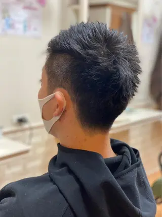 ショート メンズ 生駒市デザインカラー /浜中美奈のヘアスタイル