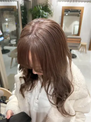 セミロング カラー 赤みゼロ 🤎柔ベージュのヘアスタイル