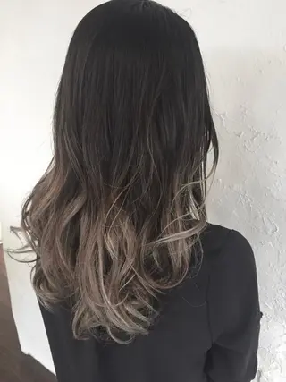 ロング カラー 伊藤 優希のヘアスタイル