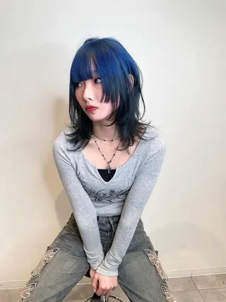 ミディアム カラー 大阪ウルフカット ハッシュカットのヘアスタイル