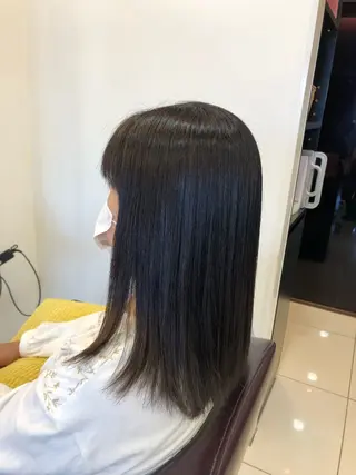 ミディアム 加瀬 真弓のヘアスタイル