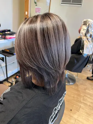 カラー 早川 真幸のヘアスタイル