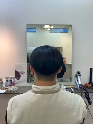 カラー hinata /ハイトーンのヘアスタイル