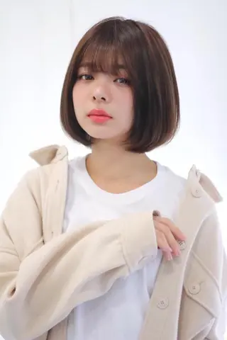 ショート 白髪ぼかしモデル募集 今村理央奈のヘアスタイル