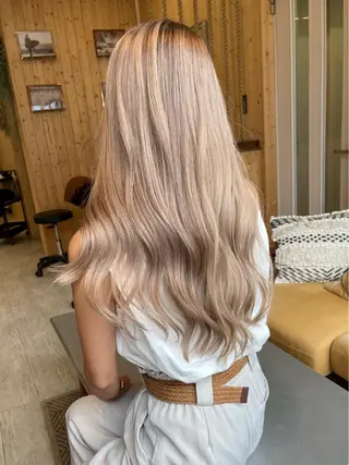 ロング Foi by Belle都賀店（フォワ バイ ベル）所属・FoibyBelle ﾌｫﾜﾊﾞｲﾍﾞﾙのヘアスタイル