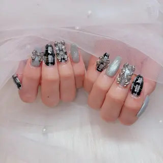 ネイル ラクロレ ハナ︎🌼のネイルデザイン