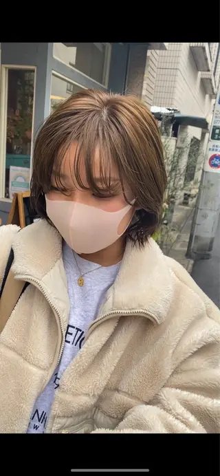 ミディアム ヤスザトアヤノ ／レイヤー／オリーブのヘアスタイル