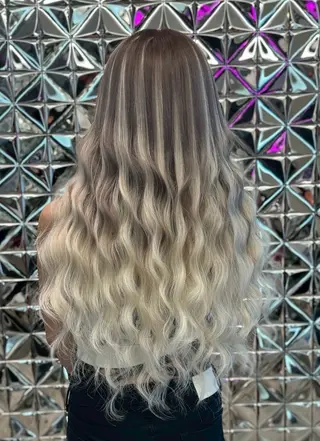 ロング Lovestasy 京都河原町店のヘアスタイル