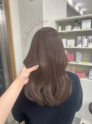 カラー 藤原 亜美果のヘアスタイル
