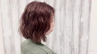 ミディアム カラー パーマ 透明感♡︎♡︎ 佐々木早苗のヘアスタイル