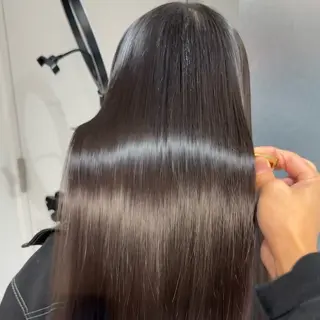 ロング 鍋田/ vivie/ 縮毛矯正／レイヤーのヘアスタイル