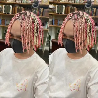 ショート カラー モモカ/ハイトーン /バレイヤージュのヘアスタイル