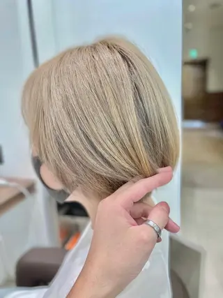 ショート カラー ナカタケ ユウのヘアスタイル