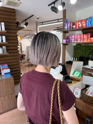 ショート カラー 有田裕真 【ブリーチカラー】のヘアスタイル