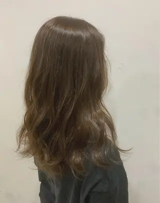 セミロング カラー ヘアアレンジ 脱白髪染め美容師 竹内涼乃のヘアスタイル