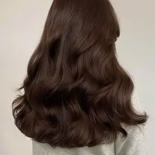 カラー 依咲 isakiのヘアスタイル