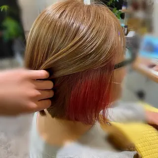 ショート カラー 齋藤 真由のヘアスタイル