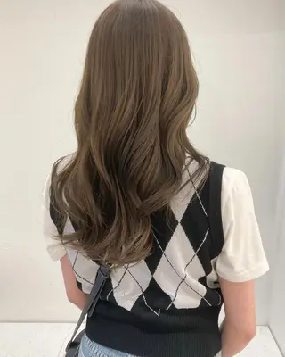 セミロング カラー お洒落ベージュ🤎 代官山shibukiのヘアスタイル