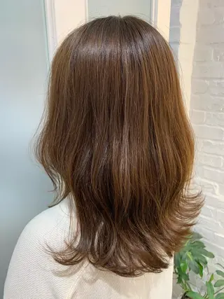 ミディアム カラー 米津 優花のヘアスタイル