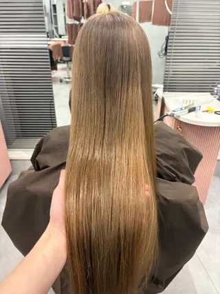 ロング カラー ブリーチ特化 島崎　凌のヘアスタイル