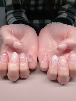 ネイル 13日3980円‼️ マグもデザインも◎のネイルデザイン