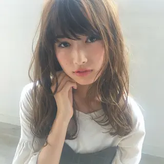 セミロング 鎌倉 彩のヘアスタイル