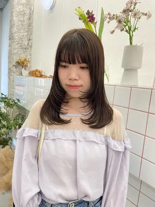 セミロング カラー 山下 悠月のヘアスタイル