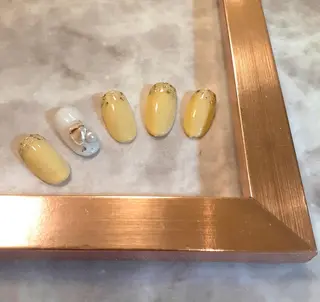 ミディアム ネイル Liora所属・nail mnのネイルデザイン