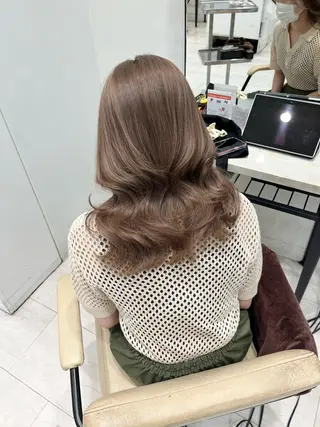 セミロング MEI🎀つやカラー 🎀レイヤー🎀渋谷のヘアスタイル