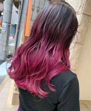 ロング 韓国風/小顔レイヤー /艶カラーのヘアスタイル