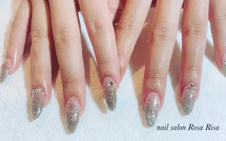 セミロング ネイル ネイルスタジオ シェイクユアハンズのネイルデザイン