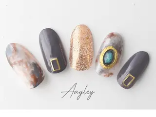 セミロング カラー ネイル Aayley(アイリー)Salon所属・Aayley アイリ―サロンのネイルデザイン