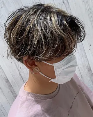カラー メンズ 假屋 航のヘアスタイル