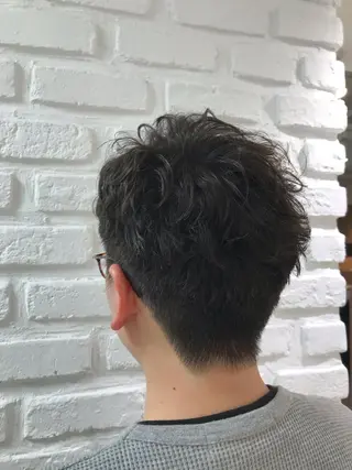 ショート パーマ メンズ 【暖色カラー特化】 中山由梨のヘアスタイル