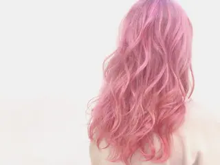 カラー Zina西新 井上貴幸のヘアスタイル