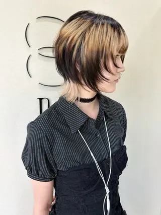 ショート 夏季 デザインカラー /ブリーチカラーのヘアスタイル