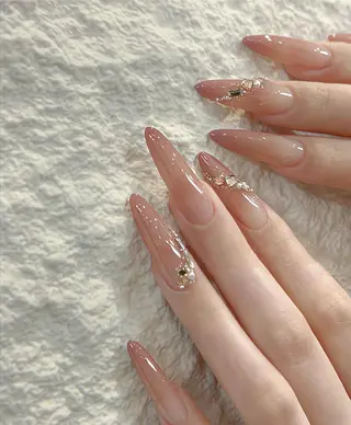 ネイル 🌈 Laule'aのネイルデザイン