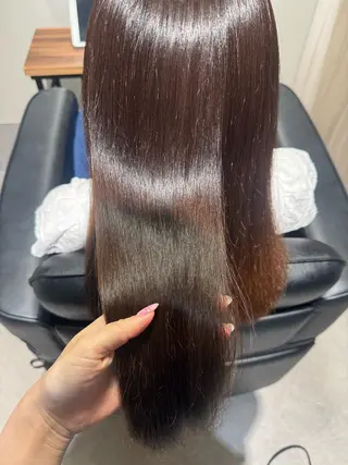 ロング NAVY 橋本心 縮毛矯正のヘアスタイル