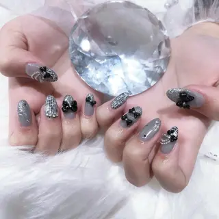 ネイル Rola所属・⟡˖· まゆり꙳⟡のネイルデザイン