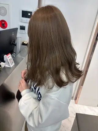 ミディアム カラー rina／ベージュ ワンホン/韓国ヘアのヘアスタイル