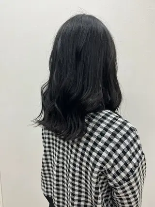 セミロング 栗原 栞のヘアスタイル