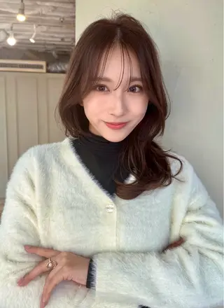 ミディアム レイヤー/顔周り 田山　穂波のヘアスタイル