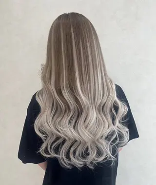 ロング 🍑🧋ハイトーン 暖色カラーlucaのヘアスタイル