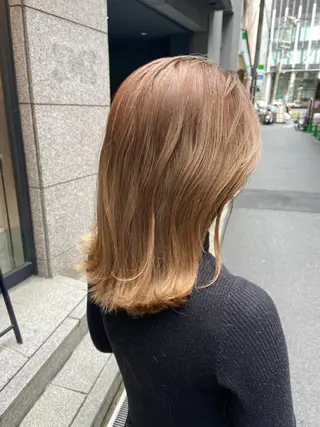 セミロング ノイシキ サキのヘアスタイル