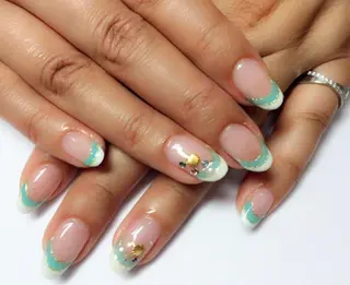 セミロング サロンku'u所属・salon kuuのネイルデザイン